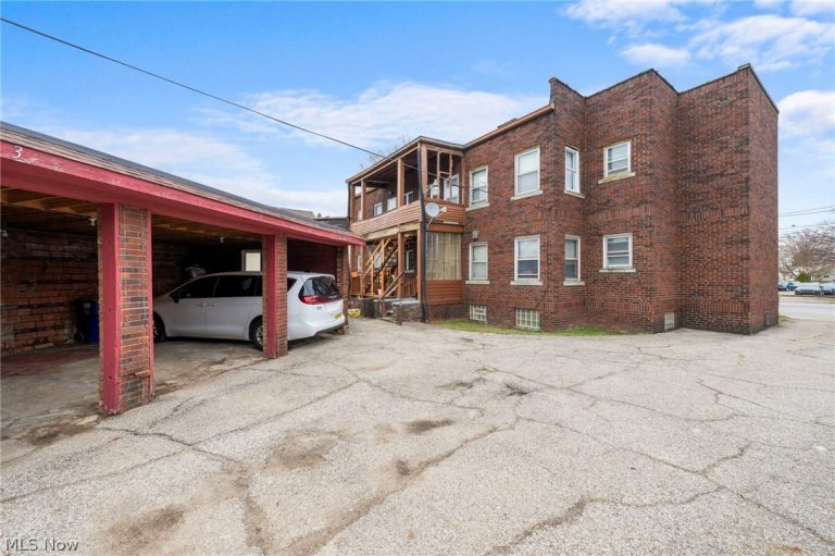4764 Pearl Road, Cleveland, OH - Photo 6