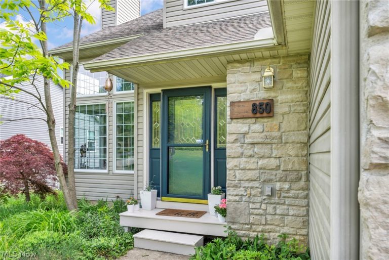 850 Fairway Drive, Howard, OH - Photo 3