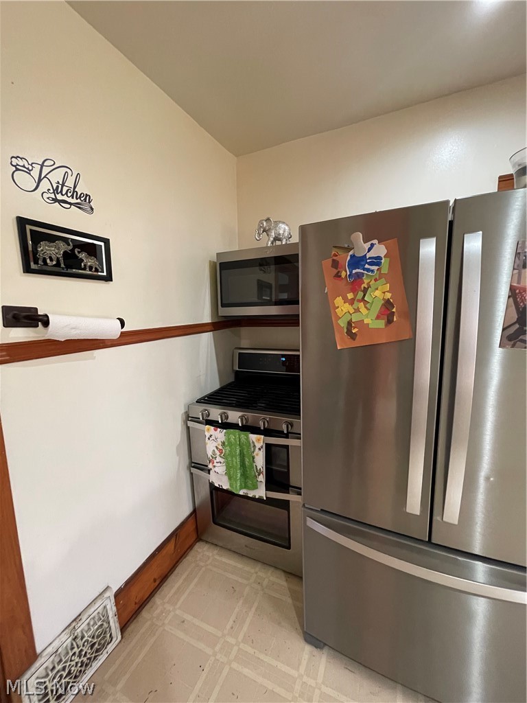 3810 Biddulph Avenue, Cleveland, OH - Photo 5