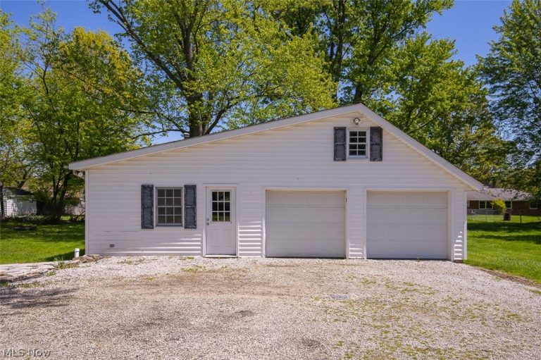 840 Wadsworth Road, Medina, OH - Photo 2