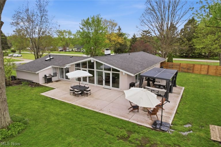 12789 Manchester Drive, Chesterland, OH - Photo 5