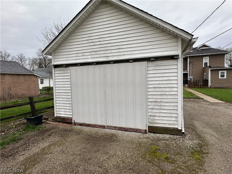 410 Emerald Street, Willard, OH - Photo 8