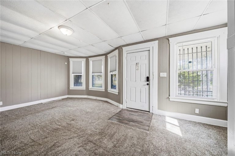 9008 Birchdale Avenue, Cleveland, OH - Photo 4