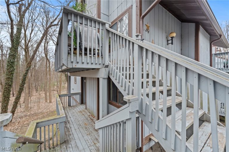 515 Meredith Lane #2A, Cuyahoga Falls, OH - Photo 2