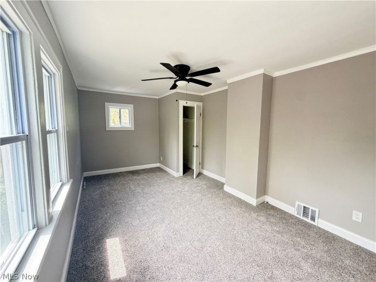 1350 Russell Road, Cleveland, OH - Photo 8
