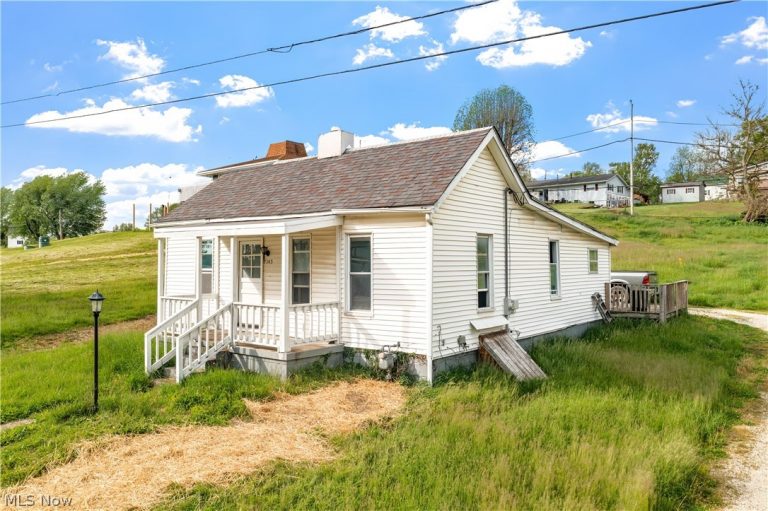 7145 Bloomfield Road, Cambridge, OH - Photo 3