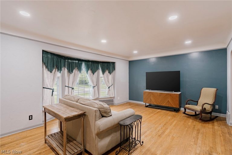 3675 Avalon Road, Shaker Heights, OH - Photo 4