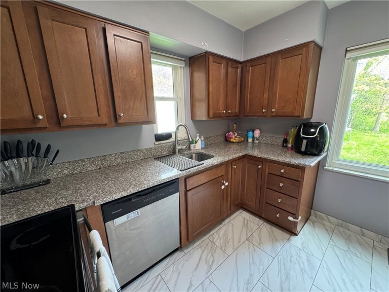 4075 Ellison Road, South Euclid, OH - Photo 5