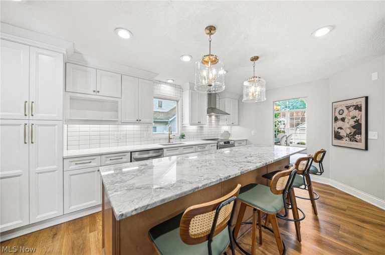 18964 Bears Paw Lane, Strongsville, OH - Photo 4