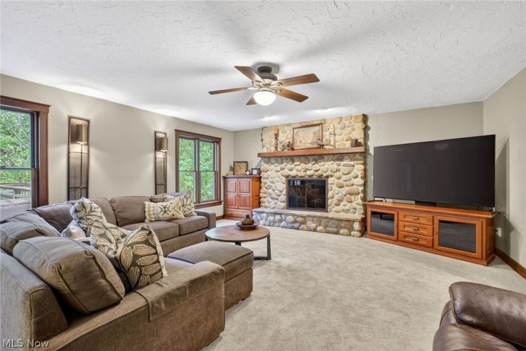 607 Highwood Drive, Cuyahoga Falls, OH - Photo 5