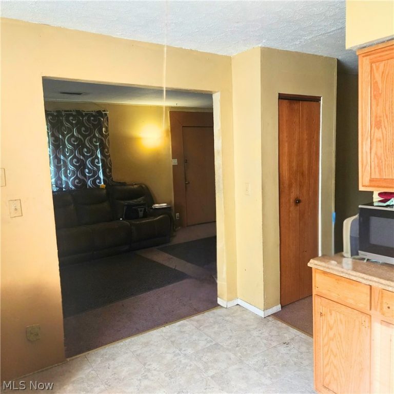 1296 Ottawa Avenue, Akron, OH - Photo 4