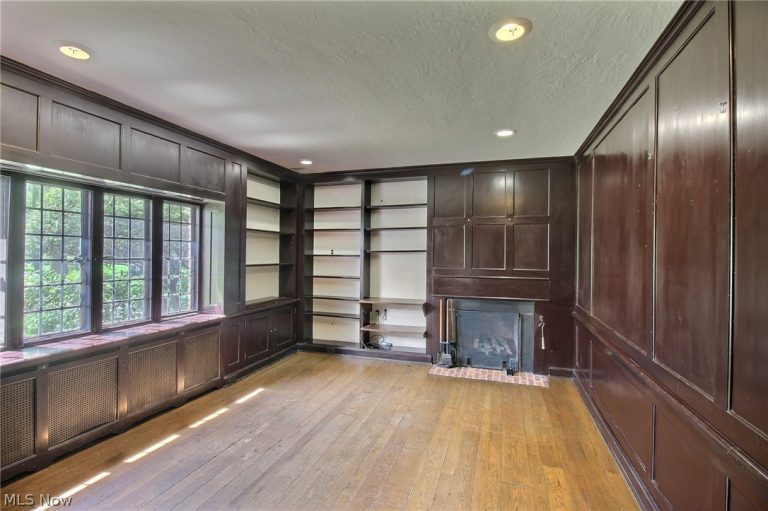 19001 Shelburne Road, Shaker Heights, OH - Photo 5