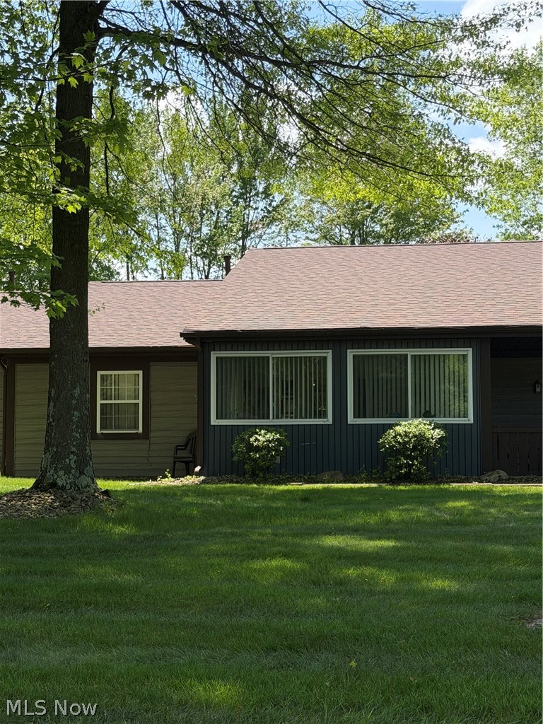 810 Nob Hill Drive #4, Niles, OH - Photo 4