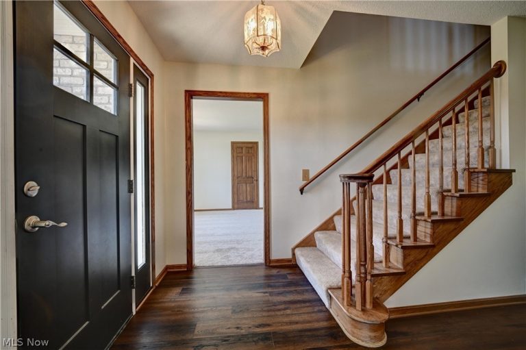 883 Basel Street, Sugarcreek, OH - Photo 4