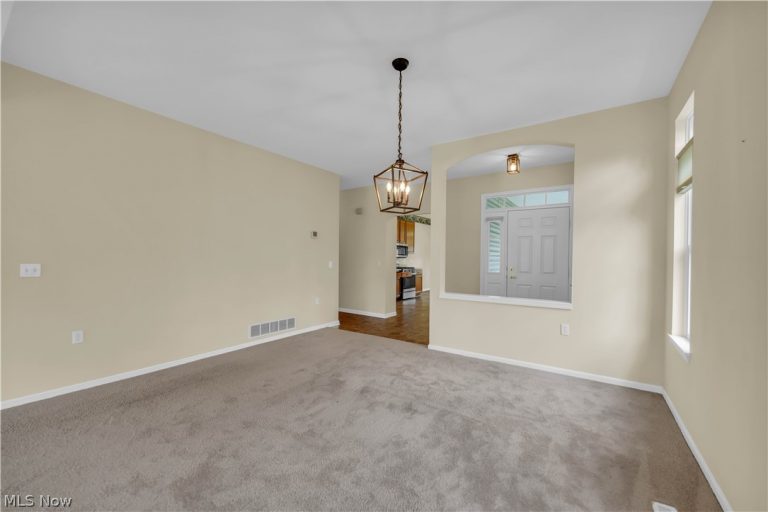 10400 Ravine View Court, North Royalton, OH - Photo 4