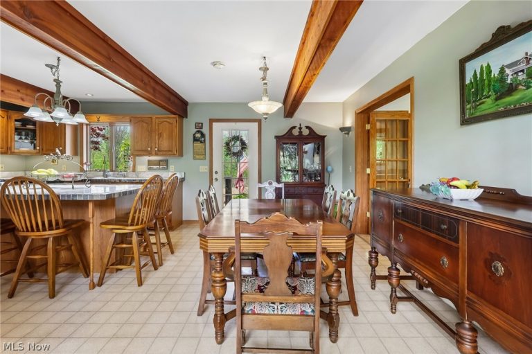 19829 Marks Road, Strongsville, OH - Photo 8