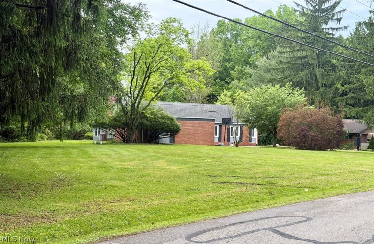 568 Northlawn Drive, Youngstown, OH - Photo 8
