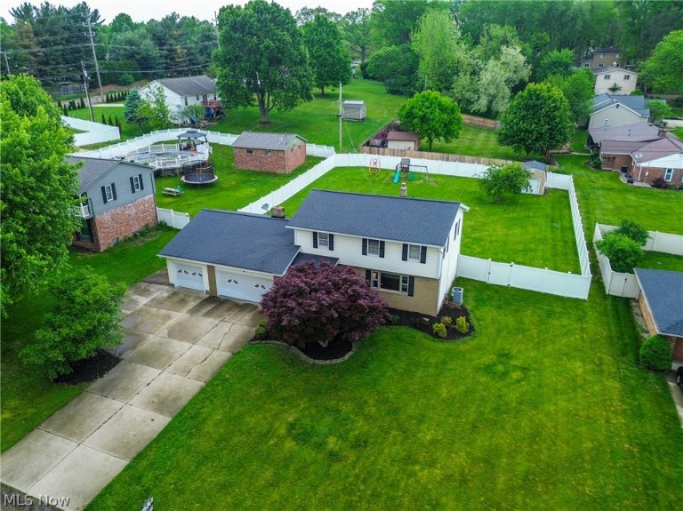 2635 Daffodil Street, Canton, OH - Photo 3