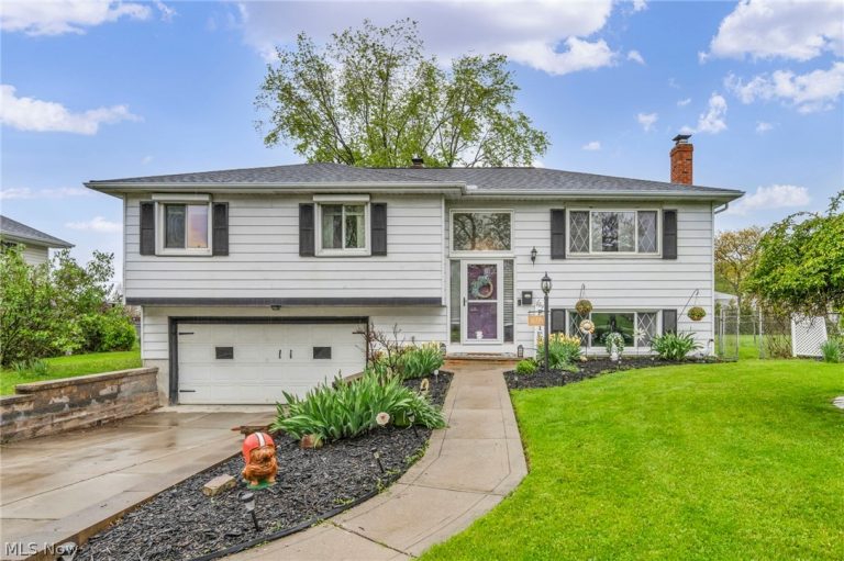 36729 Lakehurst Drive, Eastlake, OH - Photo 2