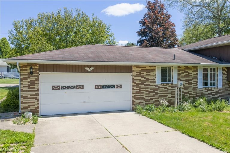 1424 Oak Street, Dover, OH - Photo 6