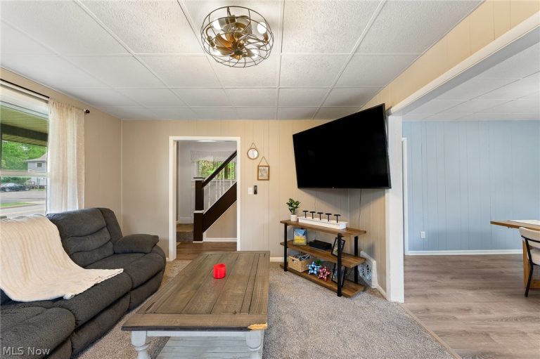 111 Liberty Street, Girard, OH - Photo 6