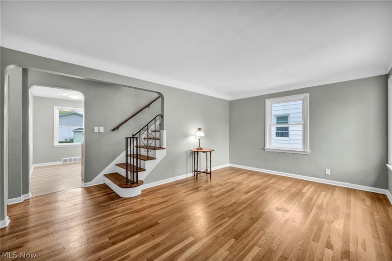 391 324th Street, Willowick, OH - Photo 4