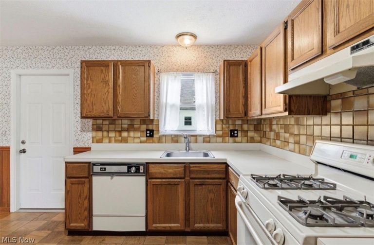 5179 Franklyn Boulevard #B, Willoughby, OH - Photo 8