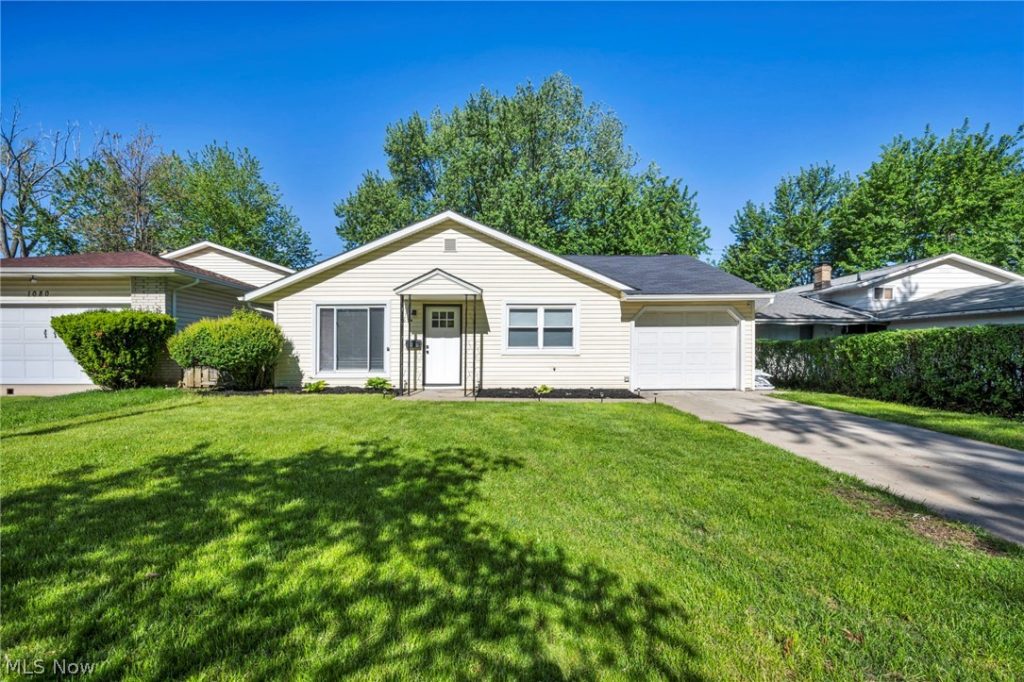 1074 168th Street, Cleveland, OH