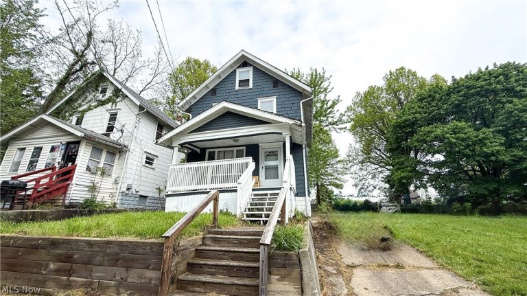 987 Boone Street, Akron, OH, 44306