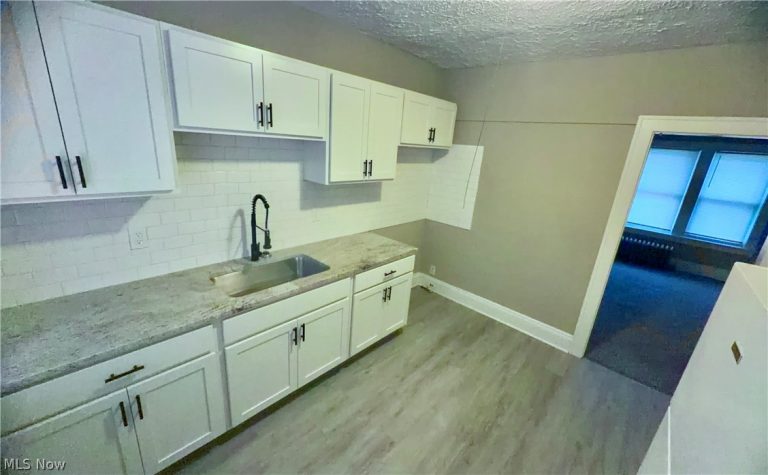 2201 Oakdale Road, Cleveland Heights, OH - Photo 5