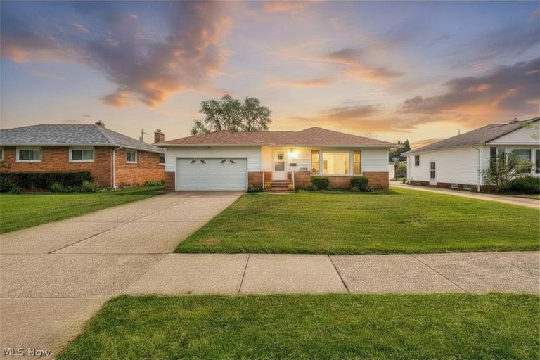 1299 Jackie Lane, Mayfield Heights, OH, 44124