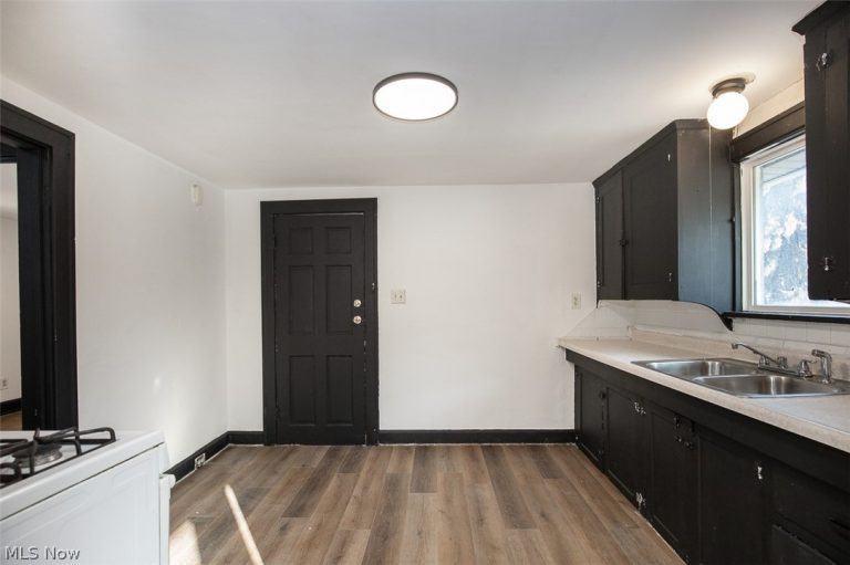 7610 Dearborn Avenue, Cleveland, OH - Photo 4