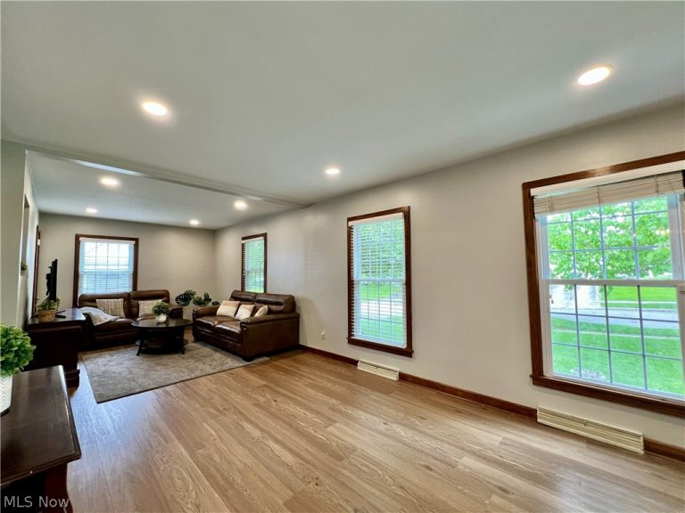 2352 26th Street, Cuyahoga Falls, OH - Photo 3