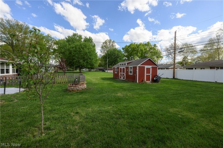 1920 Dover Avenue, Dover, OH - Photo 6