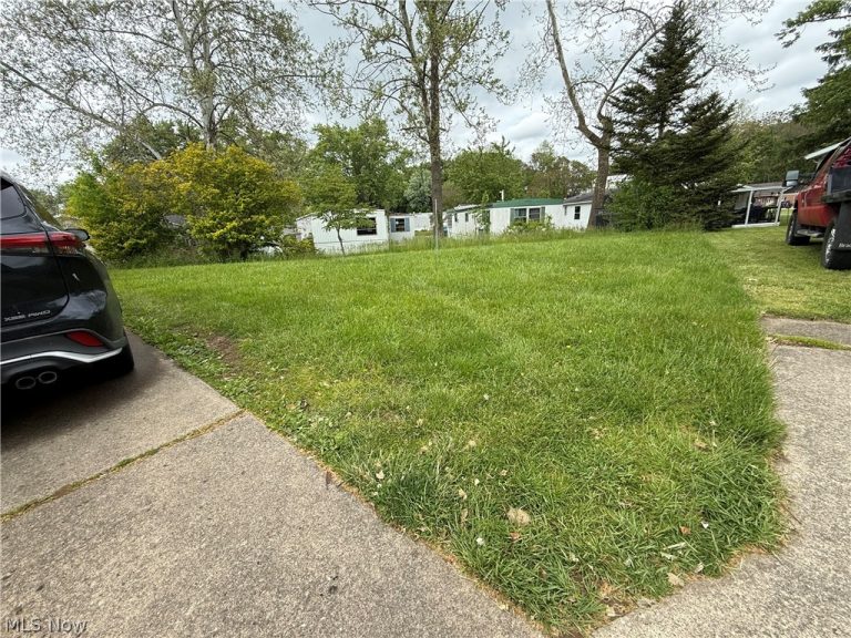 200 Driftwood Drive, New Philadelphia, OH - Photo 3