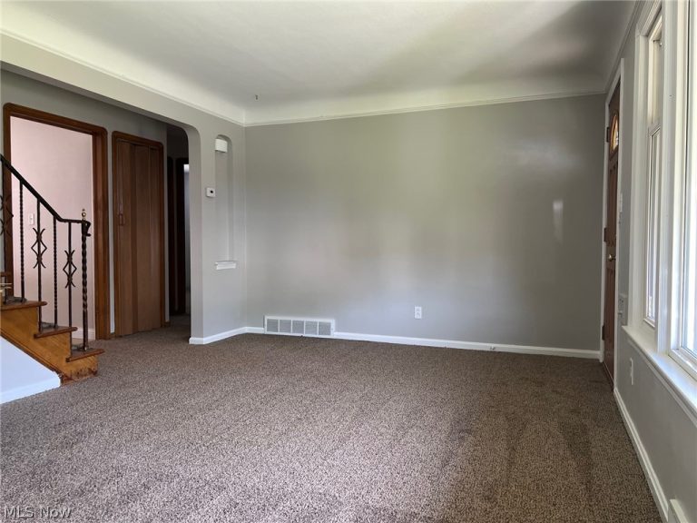 19313 Longview Avenue, Maple Heights, OH - Photo 5