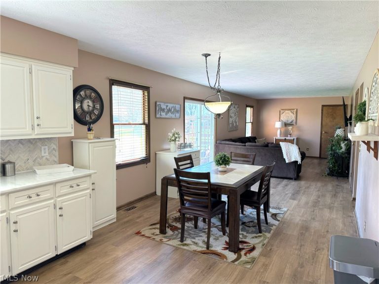 3906 Webb Road, Ravenna, OH - Photo 6
