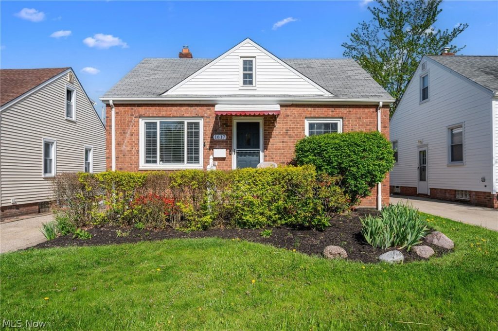 1617 Fruitland Avenue, Mayfield Heights, OH