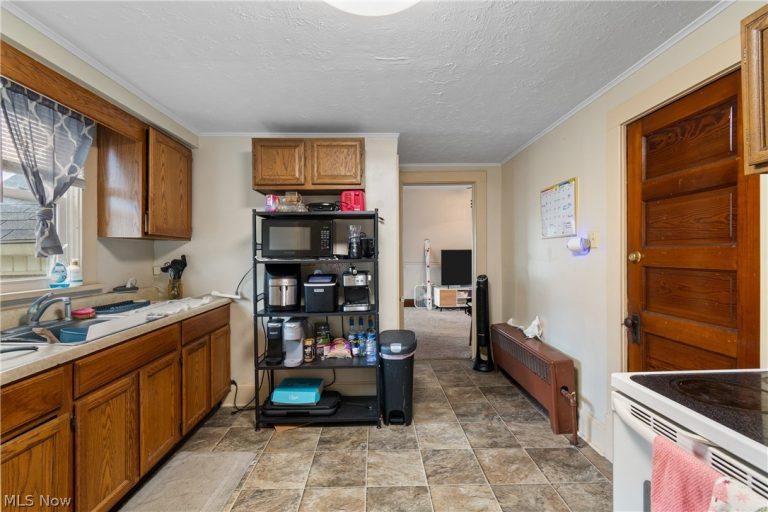 2372 Union Avenue, Alliance, OH - Photo 6