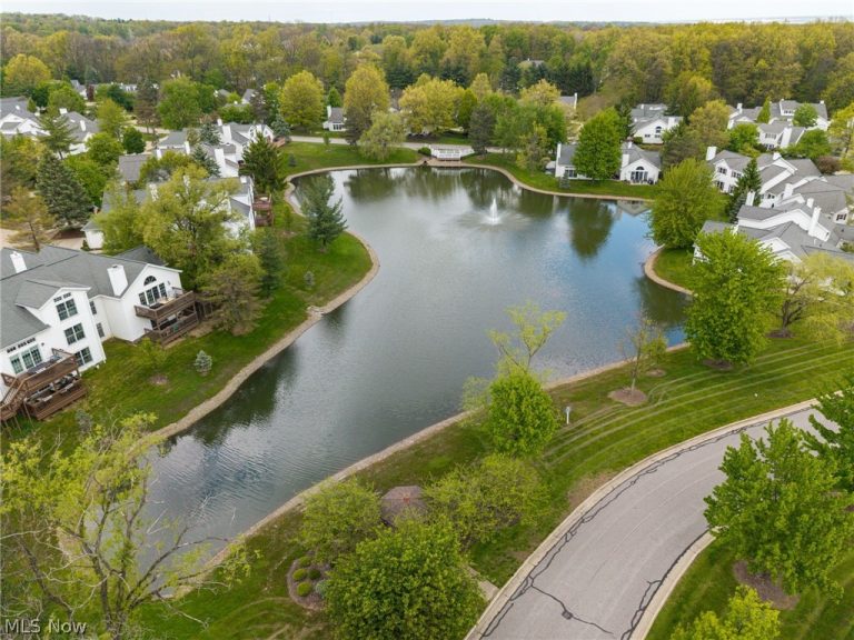 6604 Hidden Lake Trail, Brecksville, OH - Photo 5