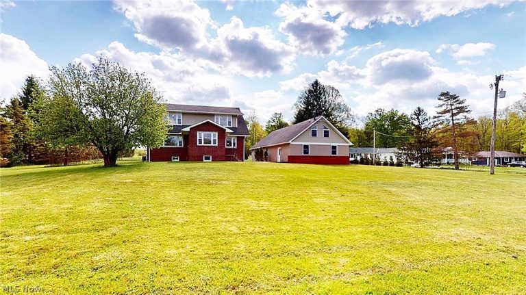 10525 Clay Street, Montville, OH - Photo 3