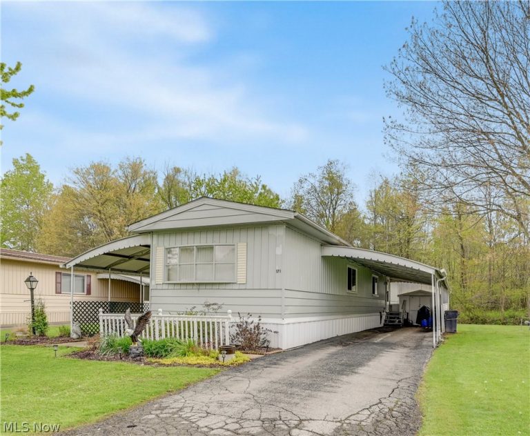 171 Brook Drive, Brookfield, OH, 44403