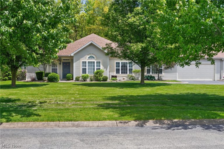 15 Hunters Woods Boulevard #B, Canfield, OH - Photo 5