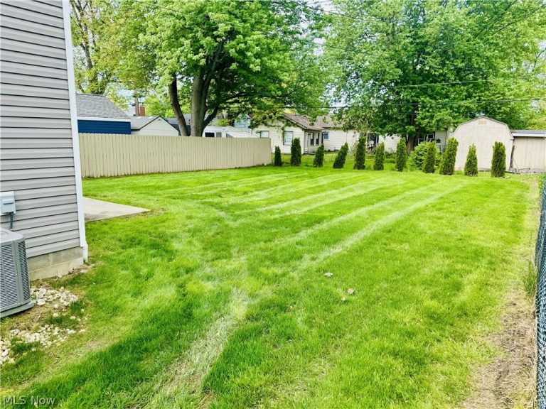 4718 Belle Meadow Road, Mentor on the Lake, OH - Photo 4