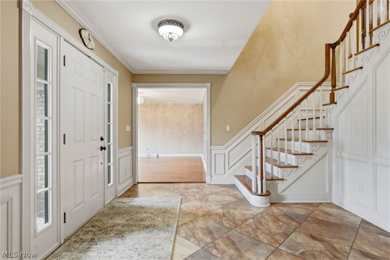 8315 Misty Ridge Trail, Poland, OH - Photo 4