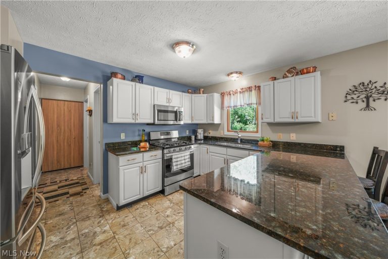 1025 Frost Road, Streetsboro, OH - Photo 8