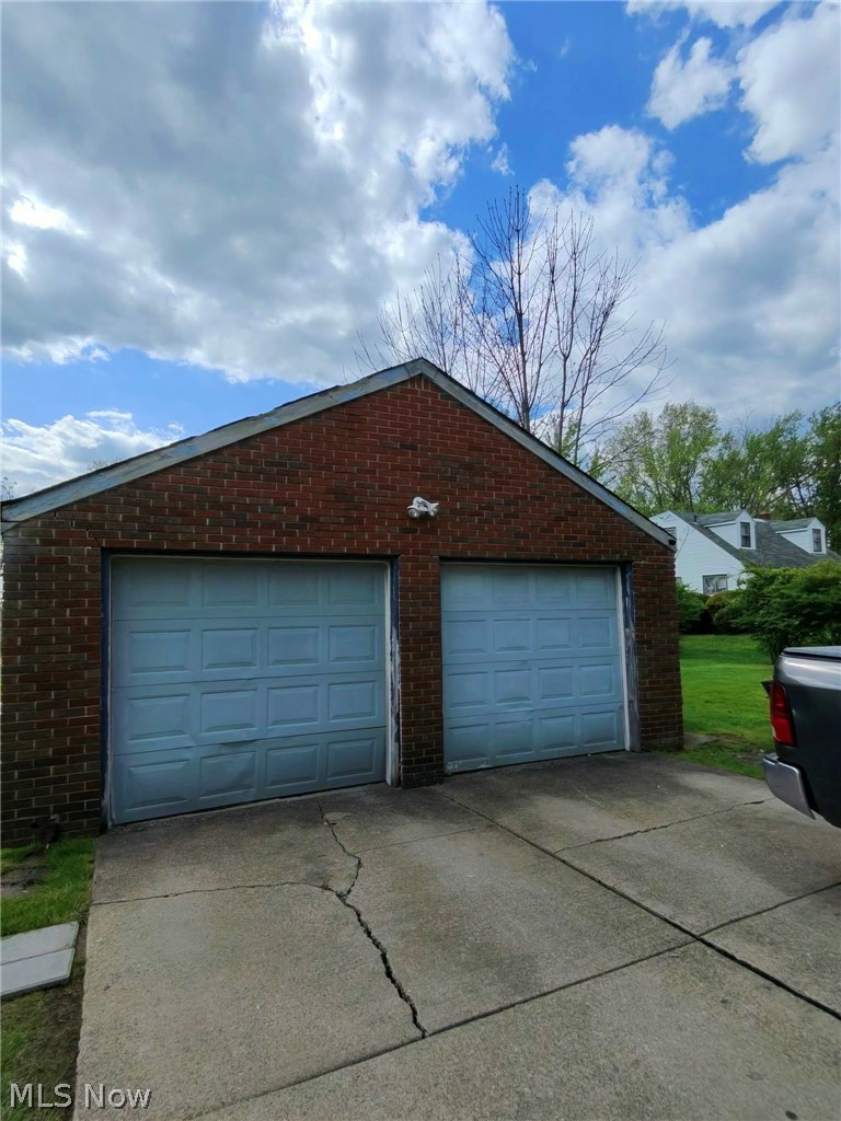 2156 Mcguffey Road, Youngstown, OH - Photo 6