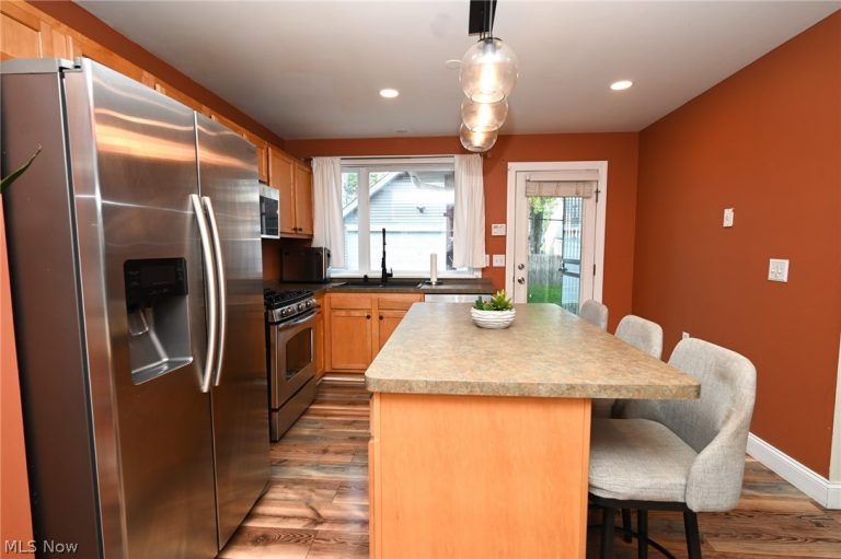 17725 Puritas Avenue, Cleveland, OH - Photo 5