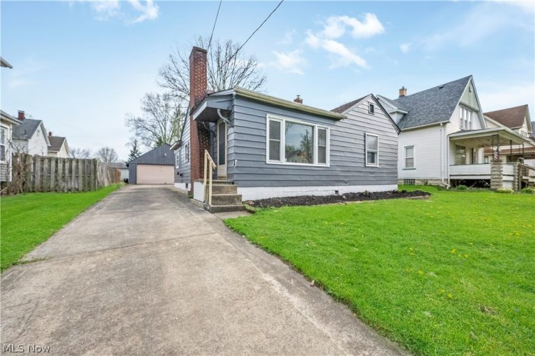 34 Helen Avenue, Niles, OH - Photo 2