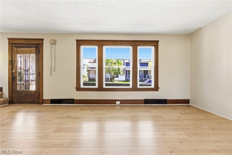 2802 Colburn Avenue, Cleveland, OH - Photo 4